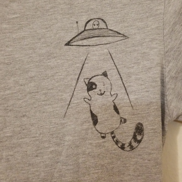 Grey tee with design - Picture 2 of 3